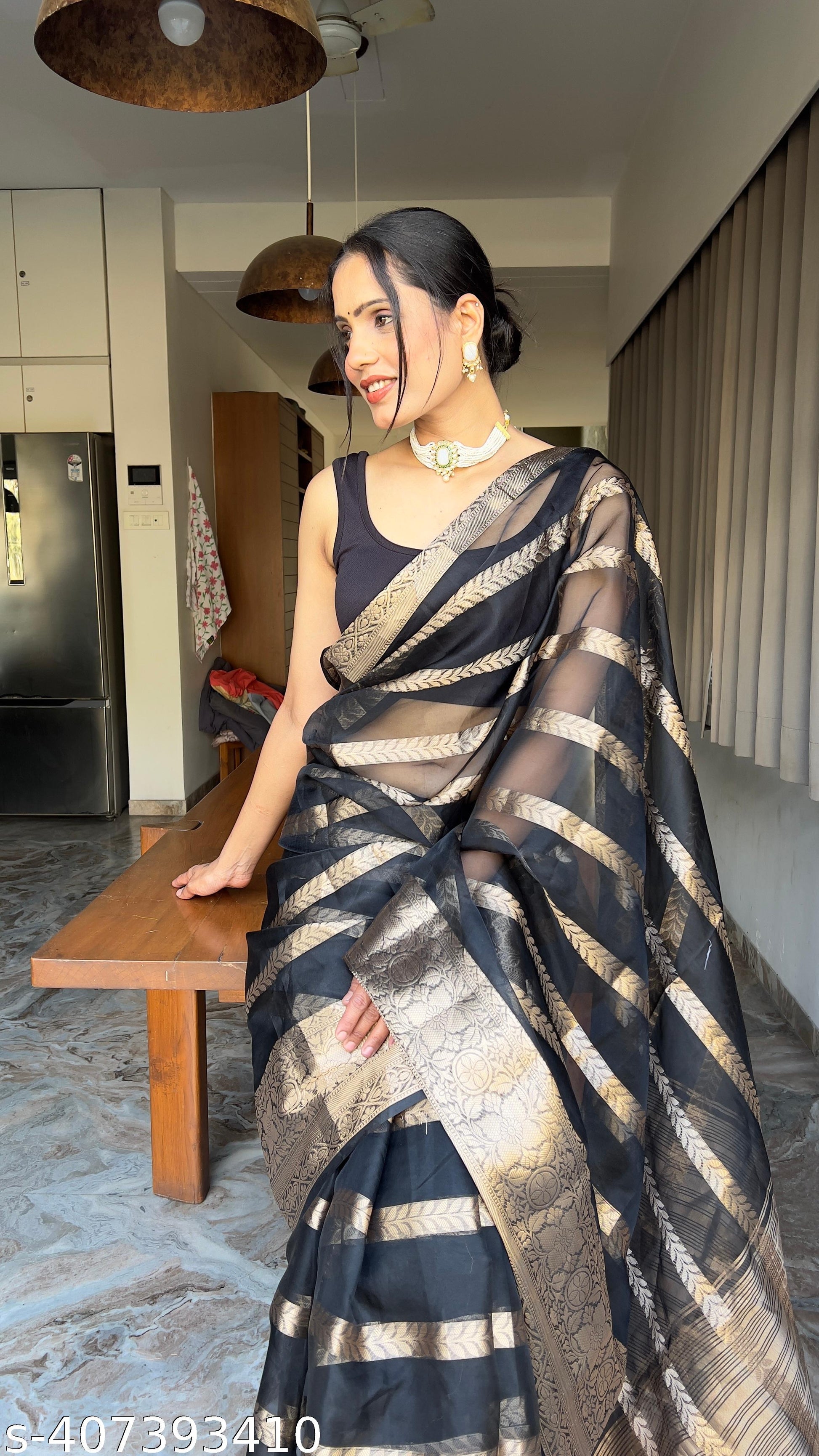 Elegant Soft Silk Saree with Rich Finish - Unixkart - View 4