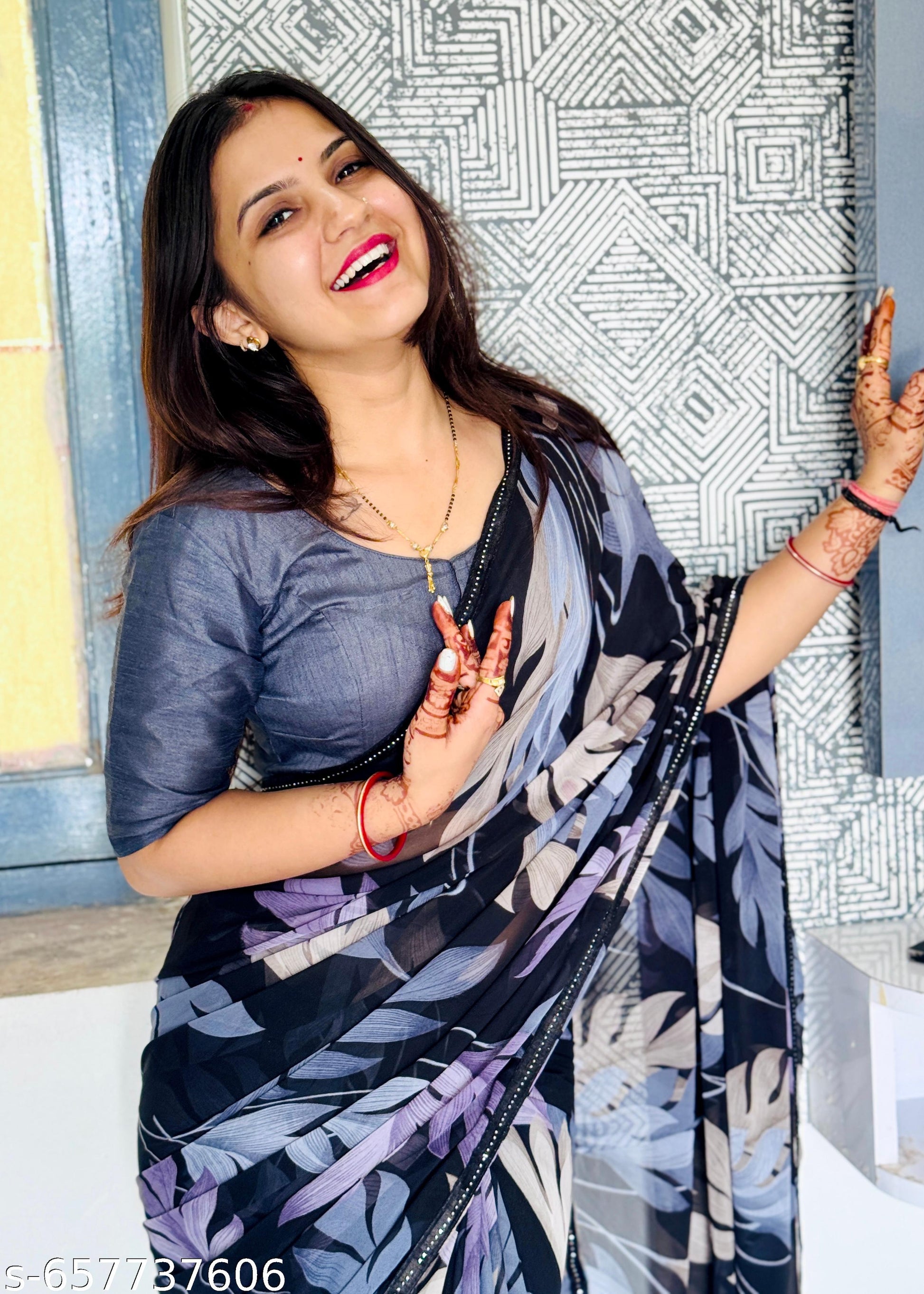 Black Weightless Printed Georgette Party Saree - Unixkart - View 4