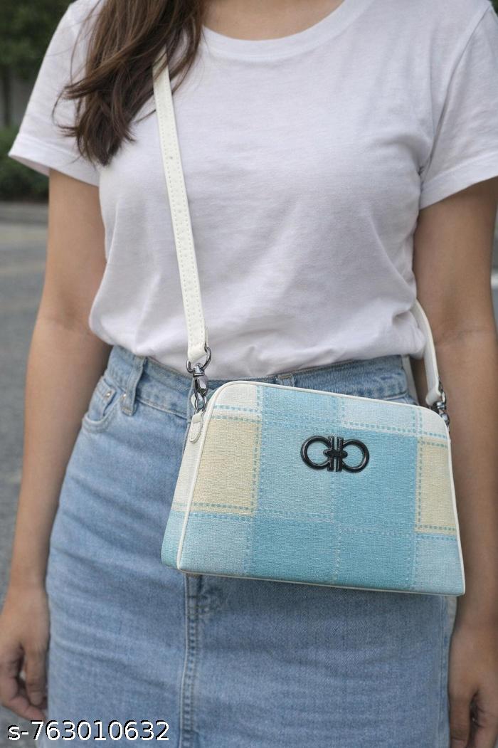 Women's Classic Premium Handbag - image 4