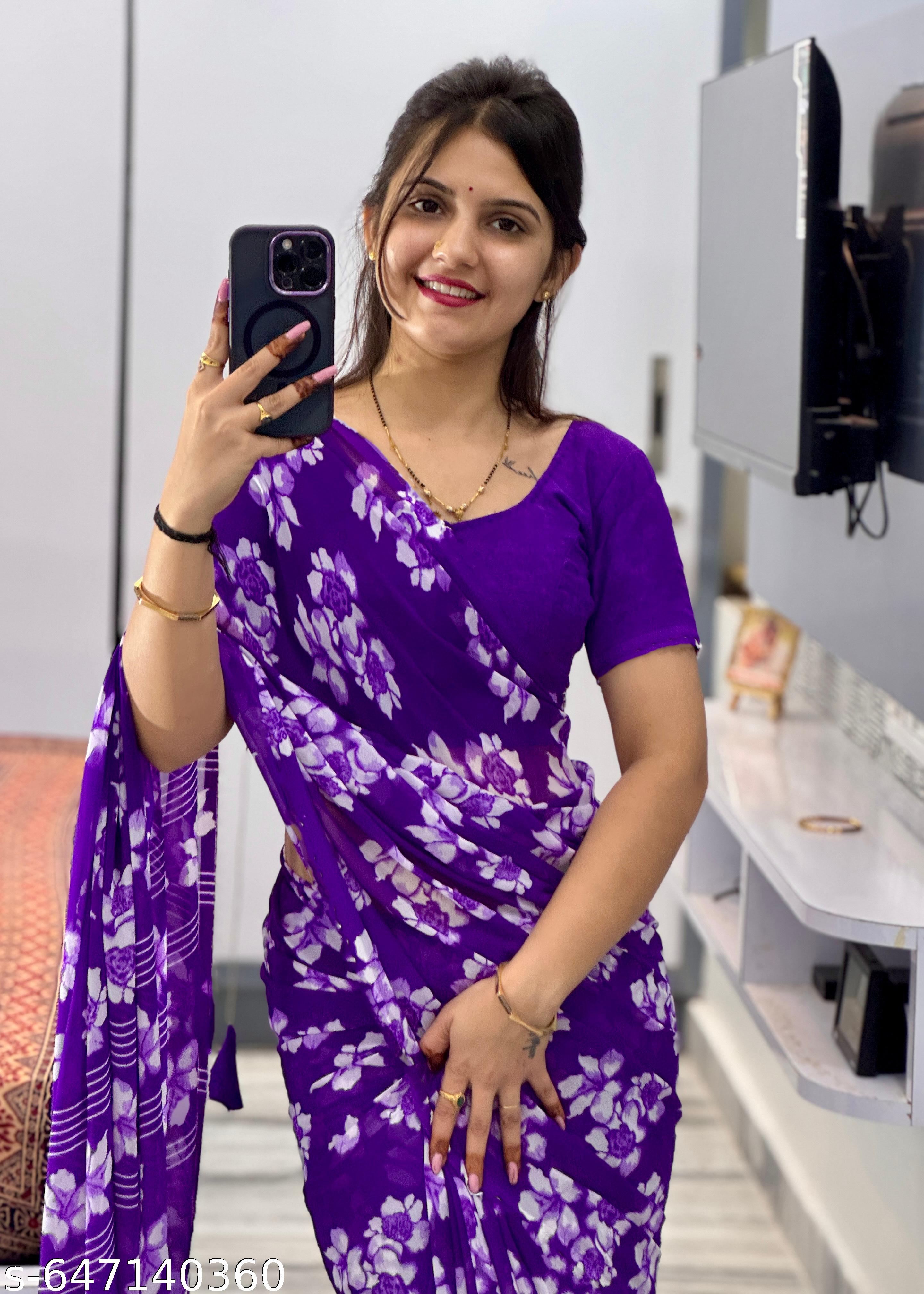 Lavender Weightless Printed Georgette Saree - Unixkart - View 4