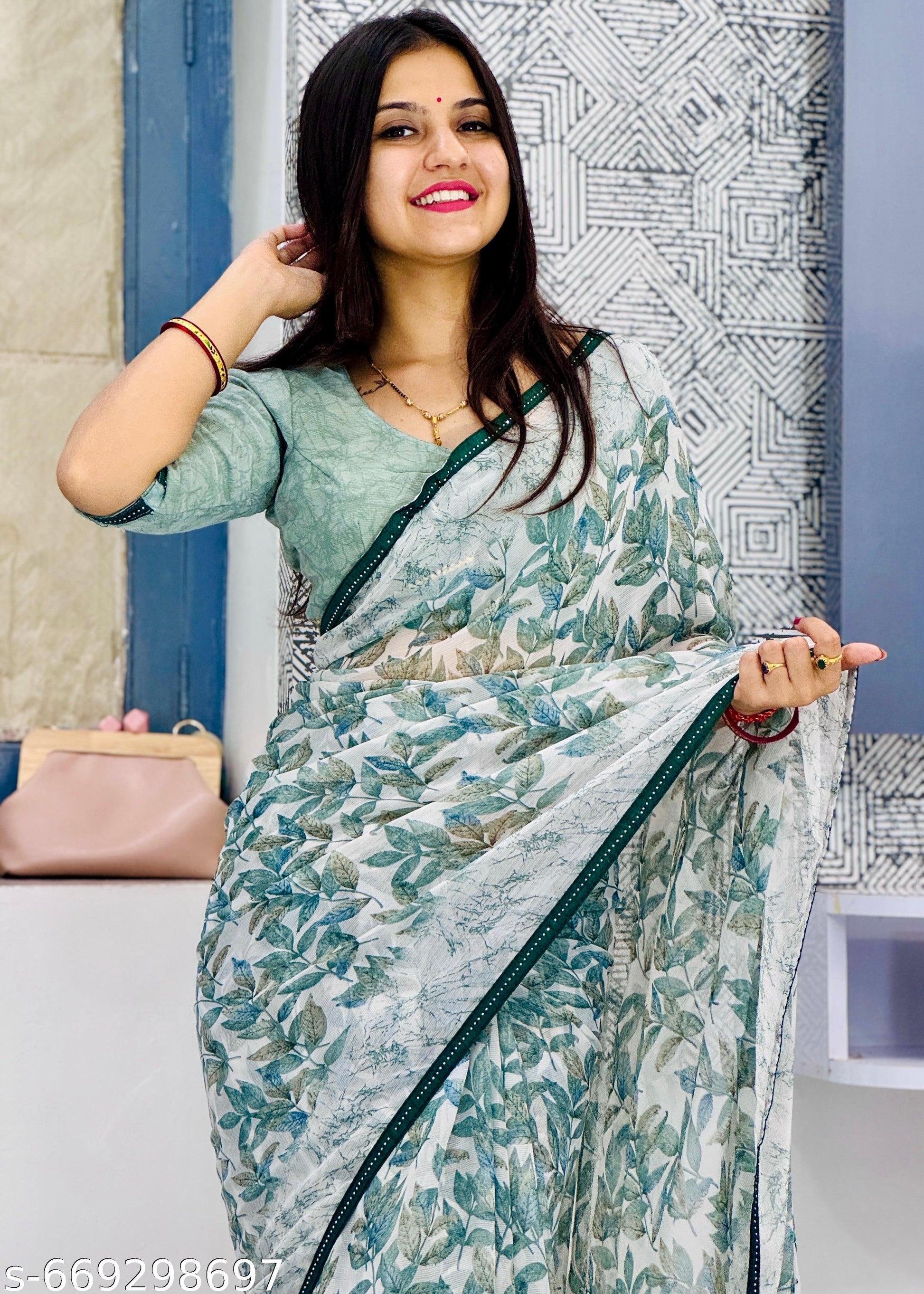 Premium White Designer Georgette Saree - Unixkart - View 4