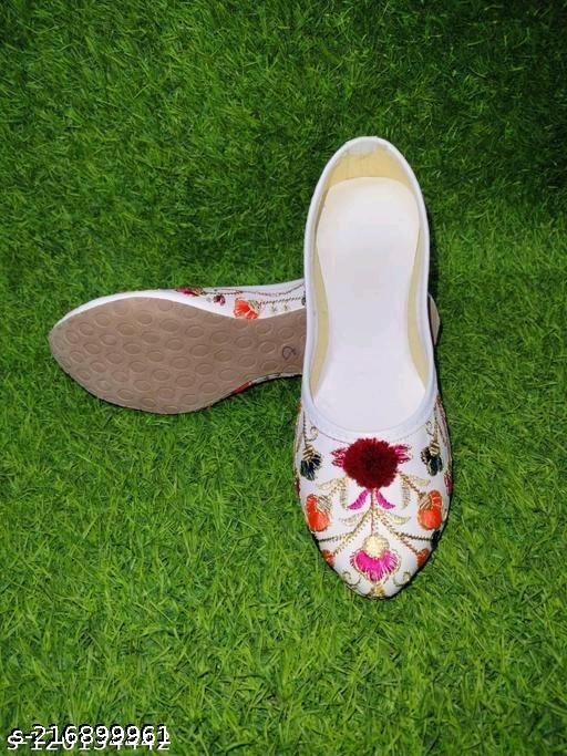 Women's Ethnic Jutti & Mojari - Unixkart - View 4
