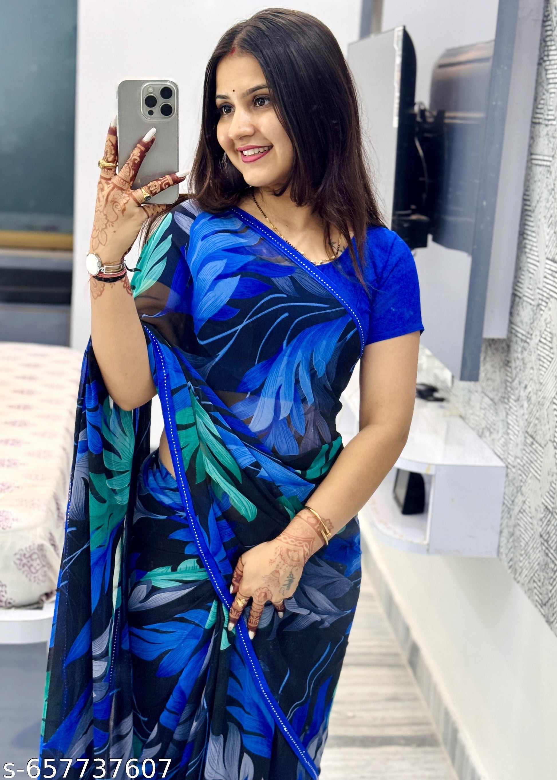 Blue Weightless Printed Georgette Party Saree - Unixkart - View 4